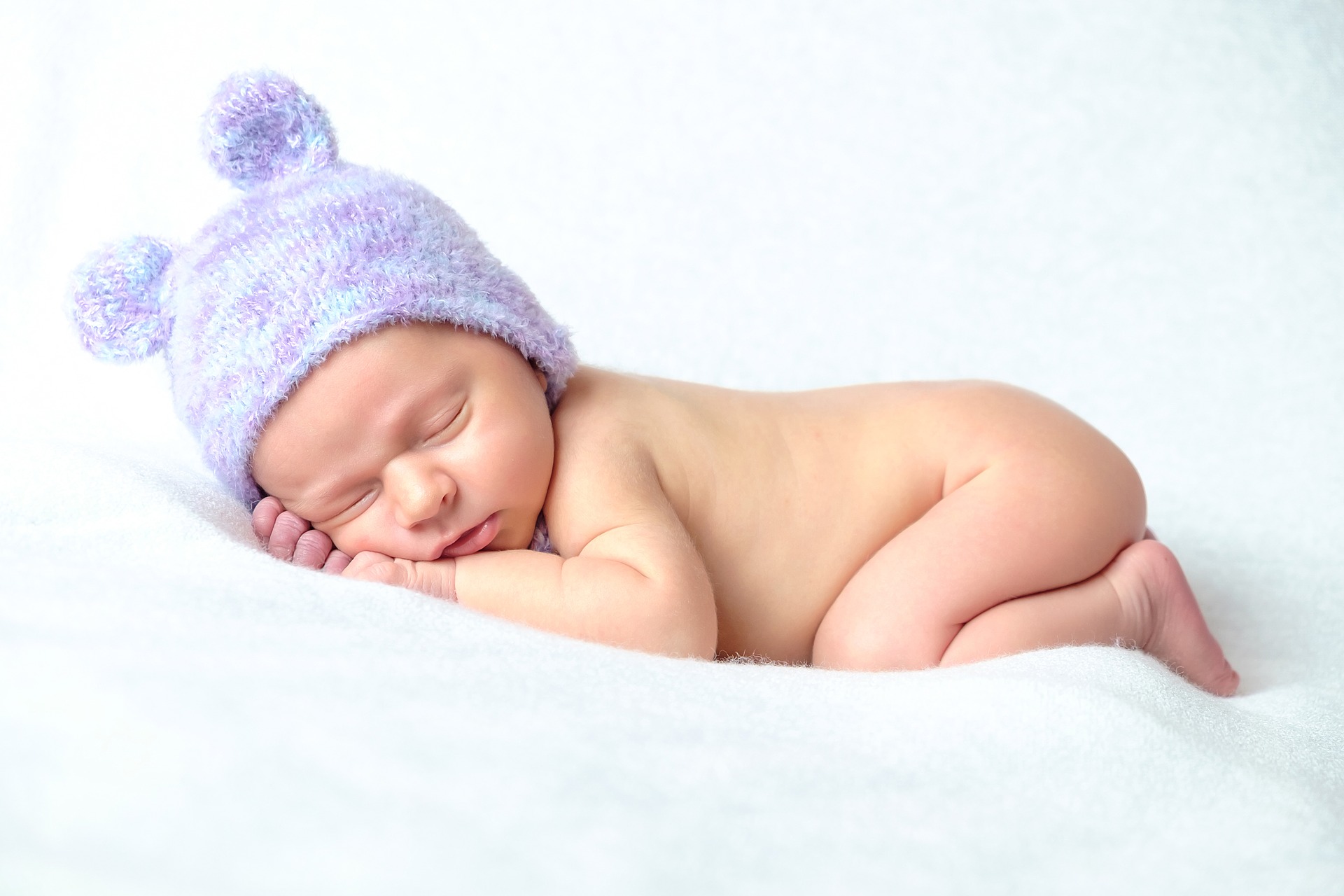 newborn-2935717_1920